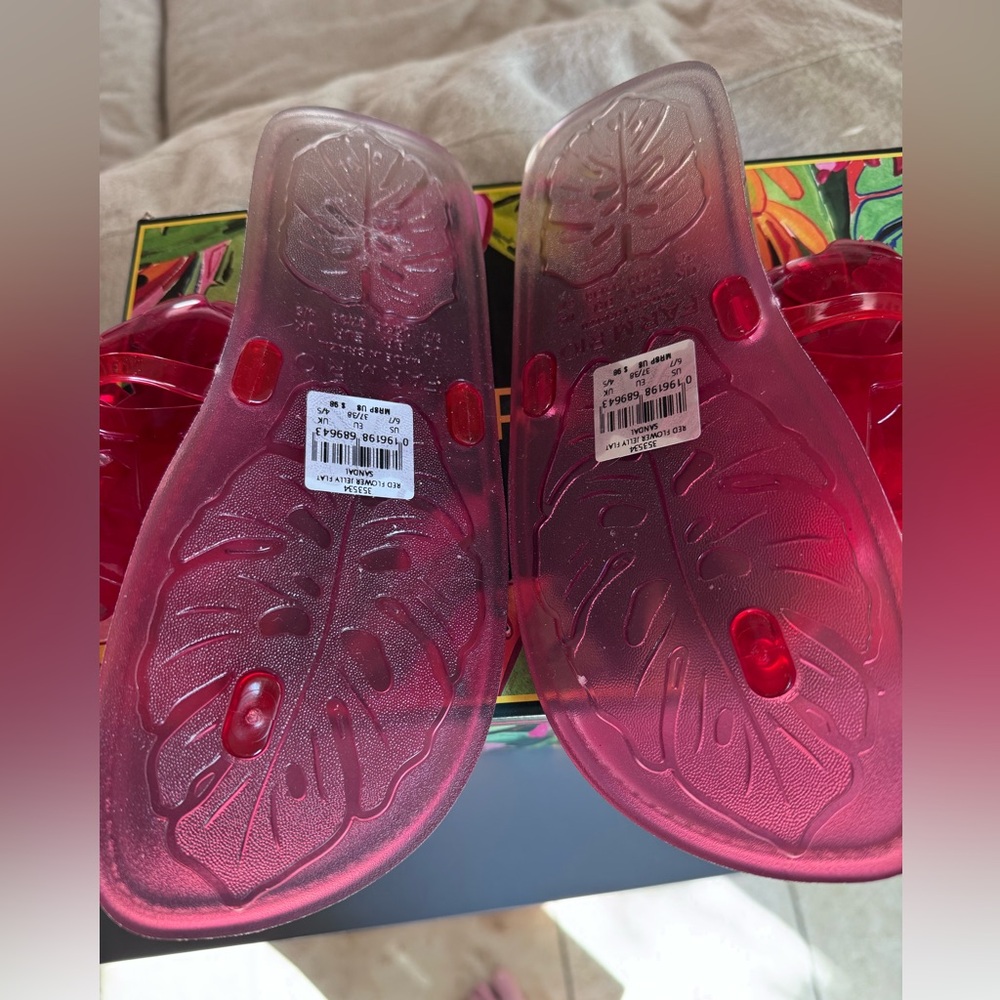 Farm Rio Flower Jelly Sandals Red (NWT - Never worn) FREE SHIPPING - Picture 4 of 4